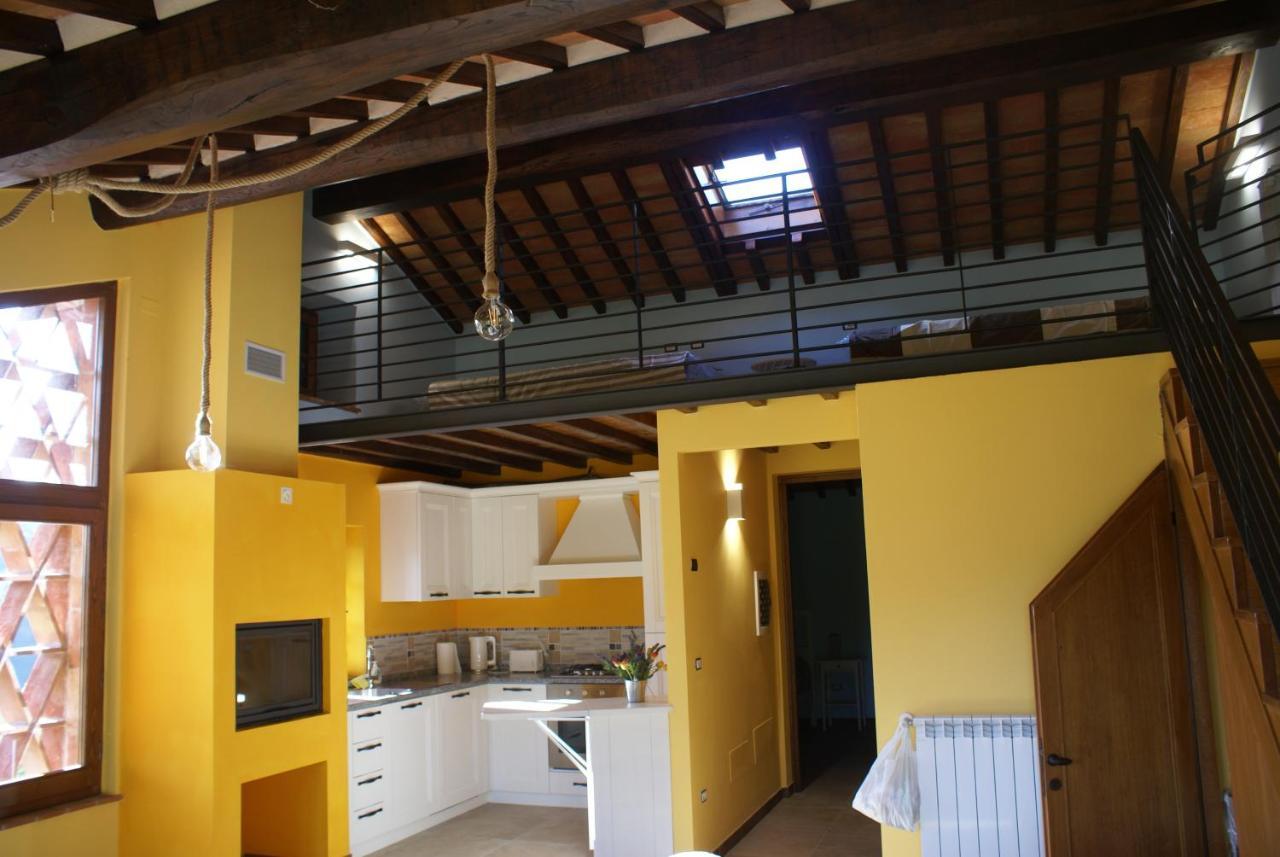 Tramonto Casa Barga Toscana ristrutturata 2021 Esterno foto